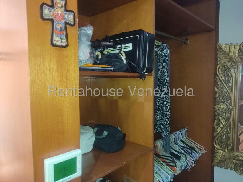 Apartamento (1 Nivel) en Alquiler en Campo Alegre, Distrito Metropolitano - 32
