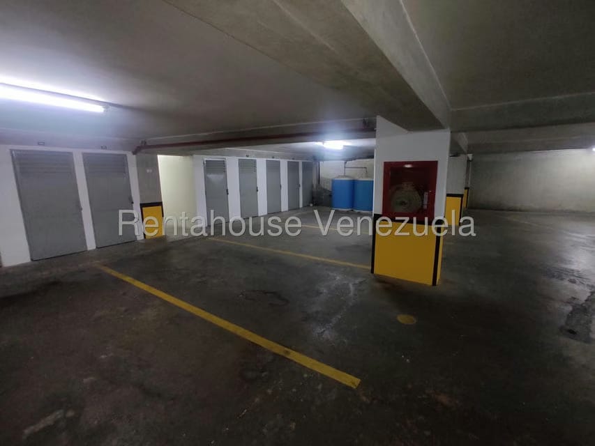 Apartamento (1 Nivel) en Alquiler en Campo Alegre, Distrito Metropolitano - 35