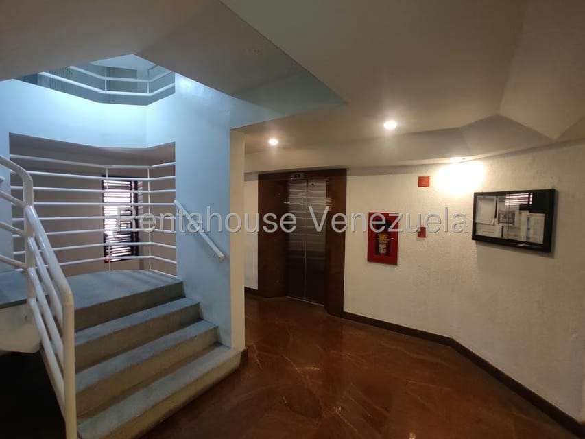 Apartamento (1 Nivel) en Alquiler en Campo Alegre, Distrito Metropolitano - 5