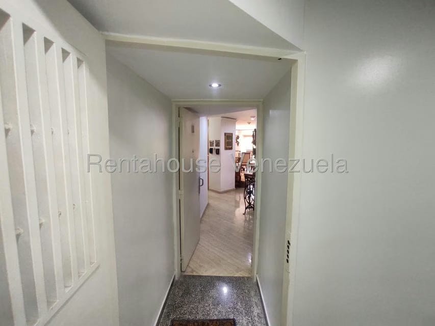 Apartamento (1 Nivel) en Alquiler en Campo Alegre, Distrito Metropolitano - 6