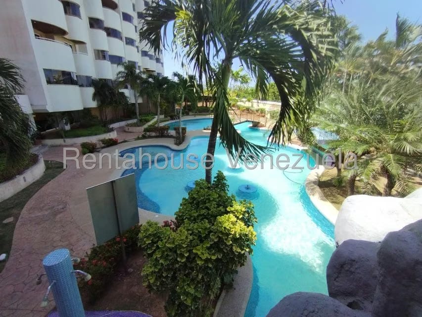 Apartamento (1 Nivel) en Venta en Costa Azul, Nueva Esparta - 2