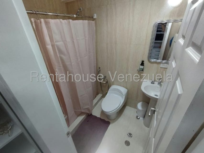 Apartamento (1 Nivel) en Venta en Costa Azul, Nueva Esparta - 16