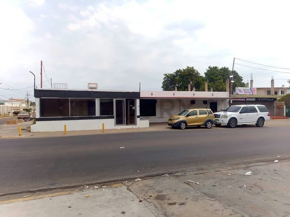 Se Alquila Casa Comercial en La Coromoto - 2