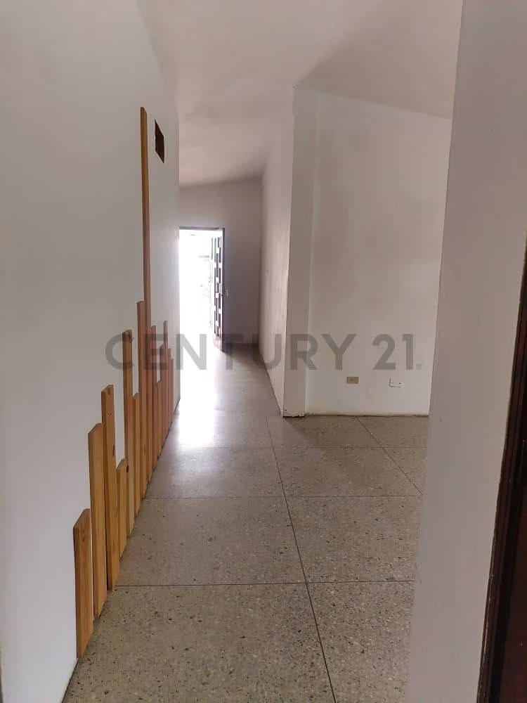 Se Alquila Casa Comercial en La Coromoto - 12