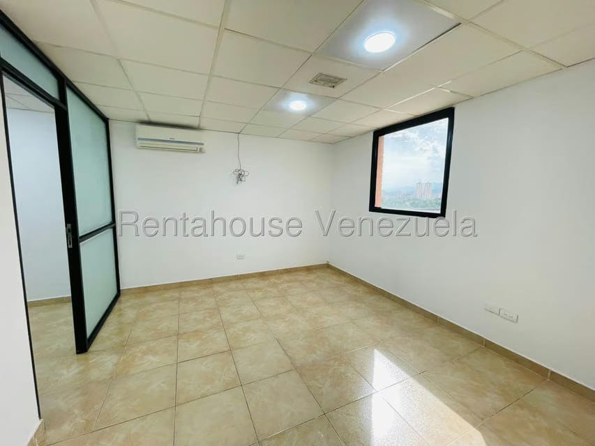 Comercial (Oficina) en Alquiler en Avenida Bolivar, Aragua - 12