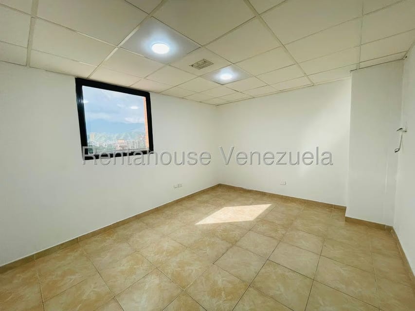 Comercial (Oficina) en Alquiler en Avenida Bolivar, Aragua - 9
