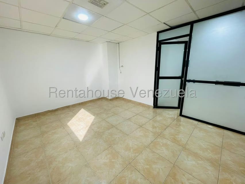 Comercial (Oficina) en Alquiler en Avenida Bolivar, Aragua - 10