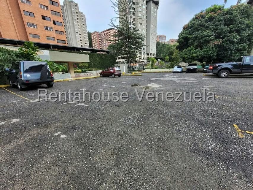 Apartamento (1 Nivel) en Alquiler en Los Naranjos del Cafetal, Distrito Metropolitano - 17