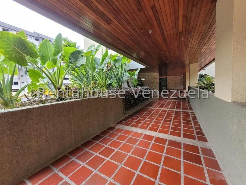 Apartamento (1 Nivel) en Alquiler en Los Naranjos del Cafetal, Distrito Metropolitano - 18