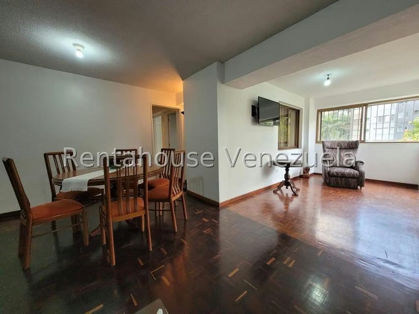 Apartamento (1 Nivel) en Alquiler en Los Naranjos del Cafetal, Distrito Metropolitano - 4