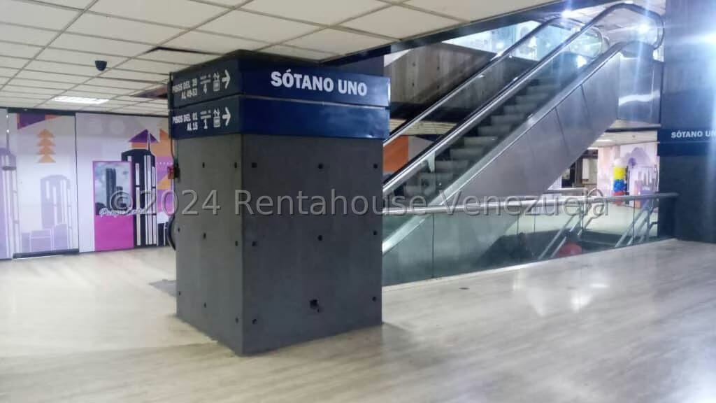 Apartamento (Duplex) en Venta en Parque Central, Distrito Metropolitano - 2