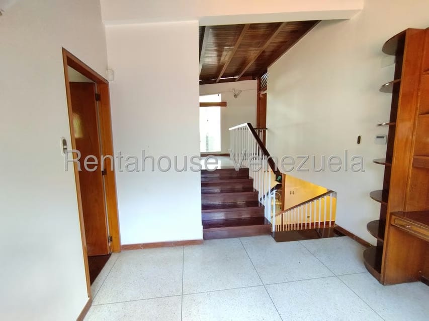 Casa (Duplex) en Venta en Cumbres de Curumo, Distrito Metropolitano - 11
