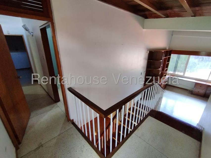 Casa (Duplex) en Venta en Cumbres de Curumo, Distrito Metropolitano - 16