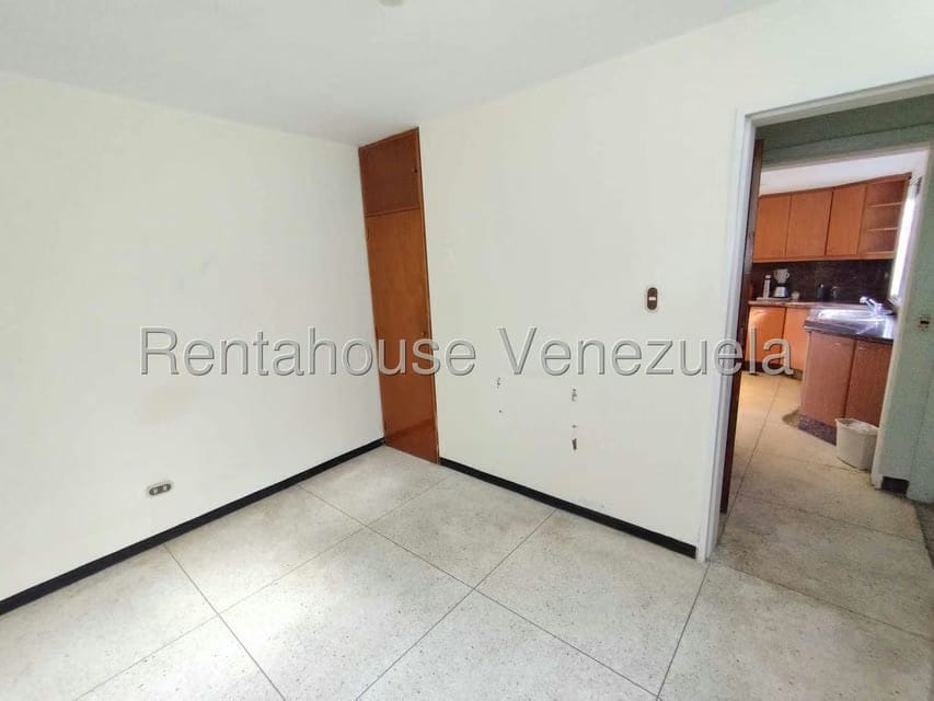 Casa (Duplex) en Venta en Cumbres de Curumo, Distrito Metropolitano - 17