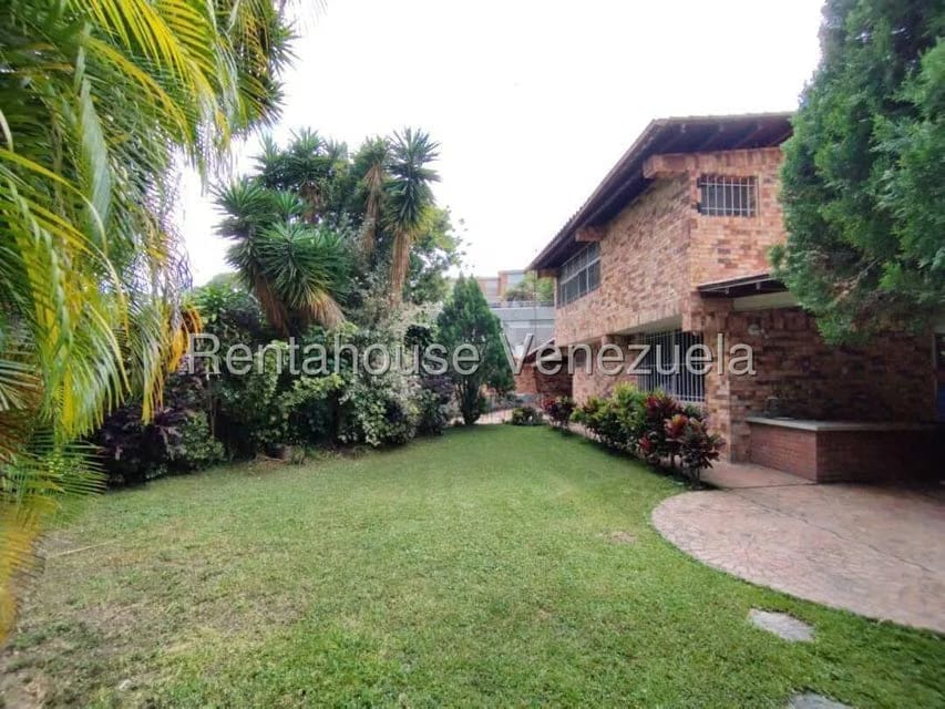 Casa (Duplex) en Venta en Cumbres de Curumo, Distrito Metropolitano - 26