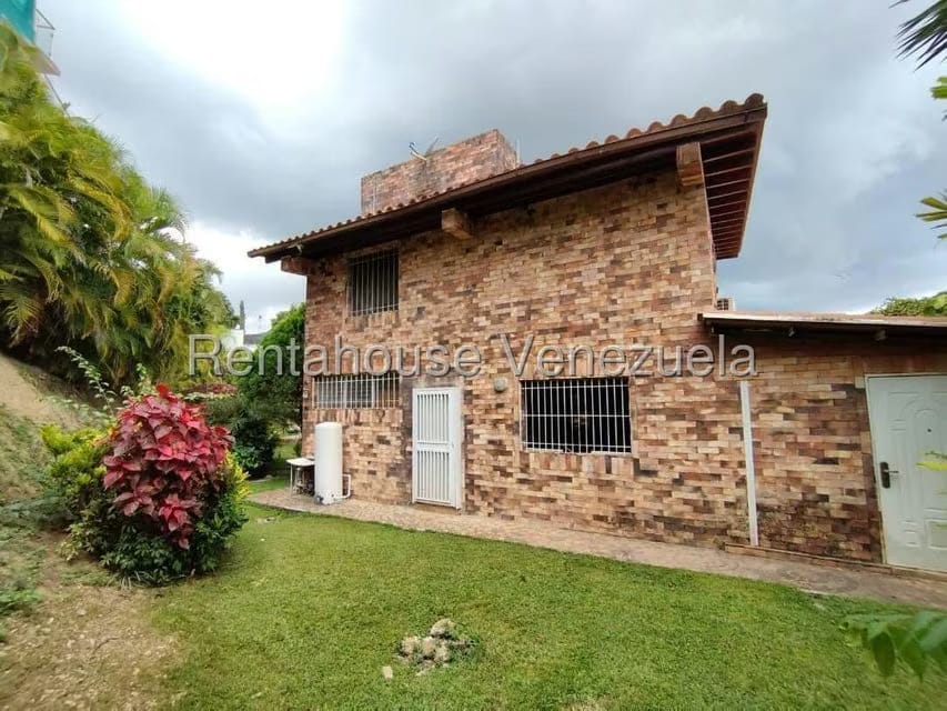 Casa (Duplex) en Venta en Cumbres de Curumo, Distrito Metropolitano - 28