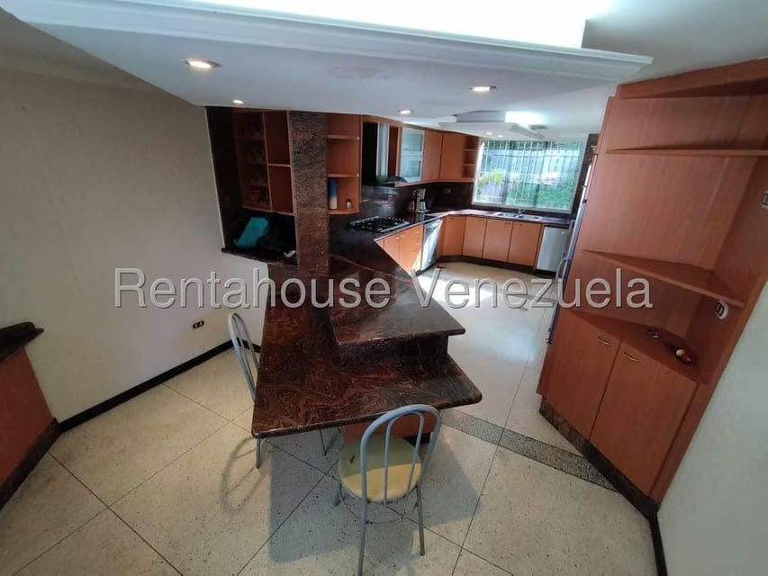 Casa (Duplex) en Venta en Cumbres de Curumo, Distrito Metropolitano - 6