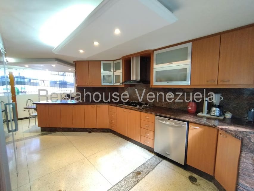 Casa (Duplex) en Venta en Cumbres de Curumo, Distrito Metropolitano - 7