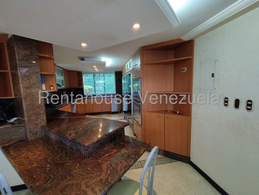 Casa (Duplex) en Venta en Cumbres de Curumo, Distrito Metropolitano - 8