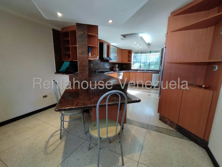 Casa (Duplex) en Venta en Cumbres de Curumo, Distrito Metropolitano - 9