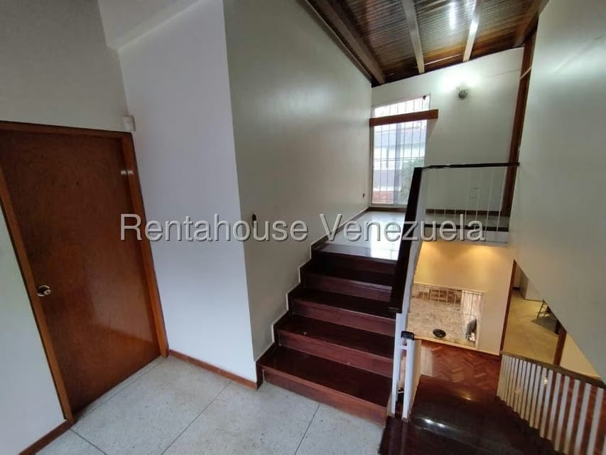 Casa (Duplex) en Venta en Cumbres de Curumo, Distrito Metropolitano - 10