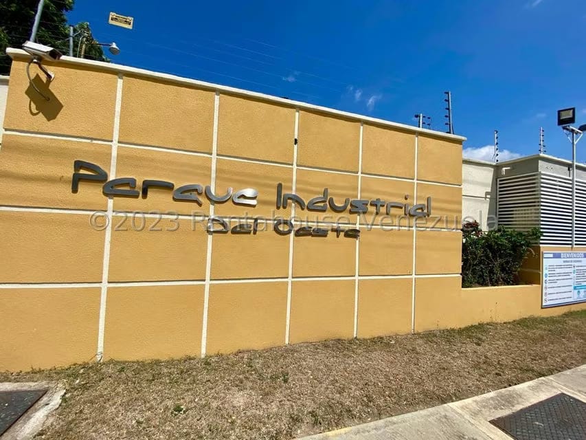 Comercial (Galpon - Deposito) en Alquiler en Zona Industrial 2, Lara - 5