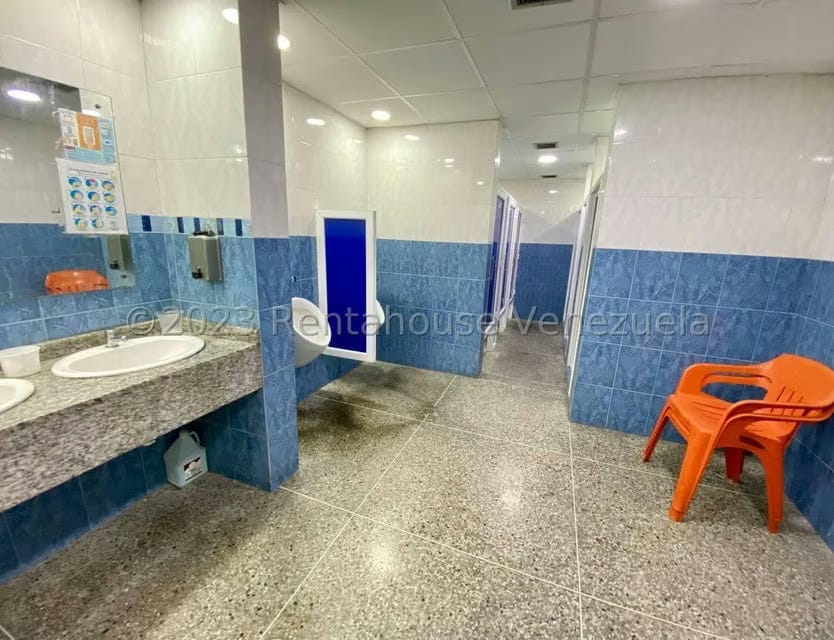 Comercial (Galpon - Deposito) en Alquiler en Zona Industrial 2, Lara - 77