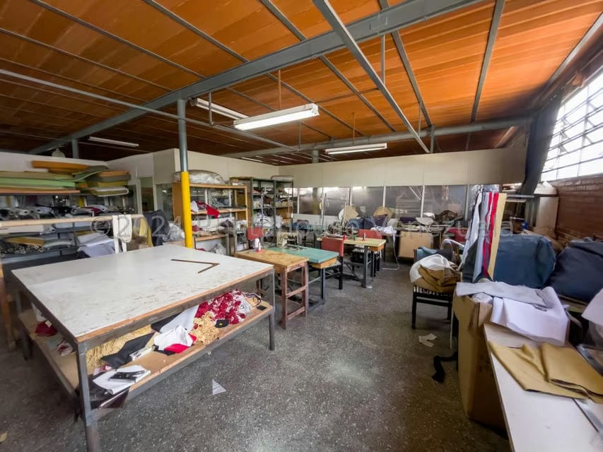 Comercial (Galpon - Deposito) en Alquiler en La Yaguara, Distrito Metropolitano - 9