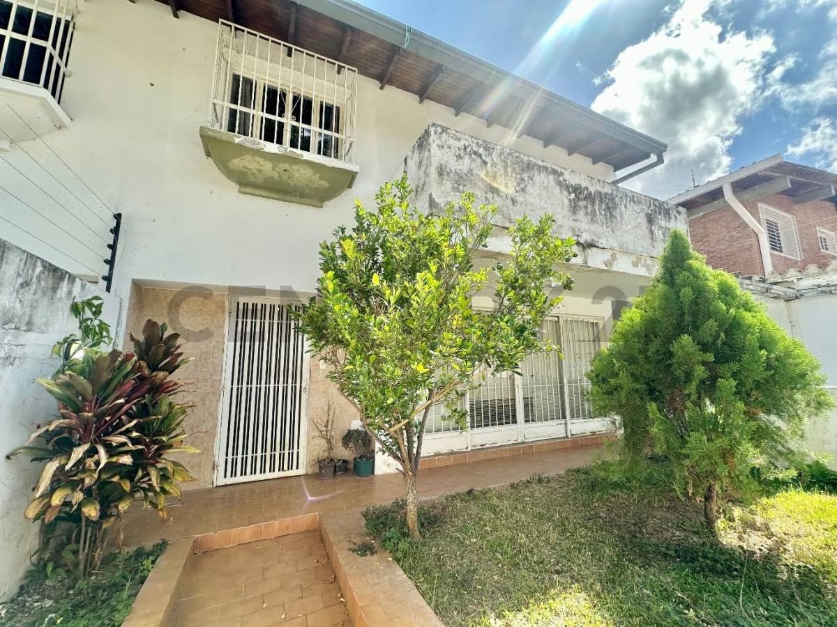 LC - Venta de Casa para remodelar en Alto Prado