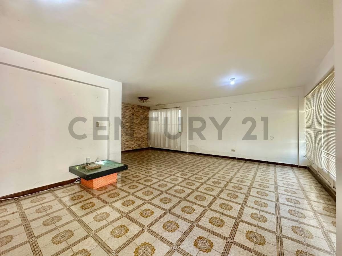 LC - Venta de Casa para remodelar en Alto Prado - 2