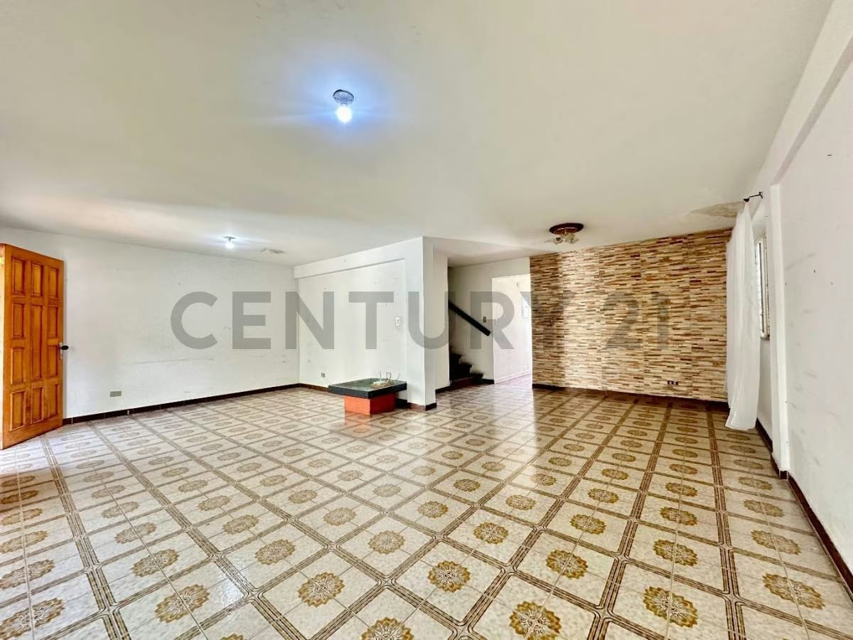 LC - Venta de Casa para remodelar en Alto Prado - 4