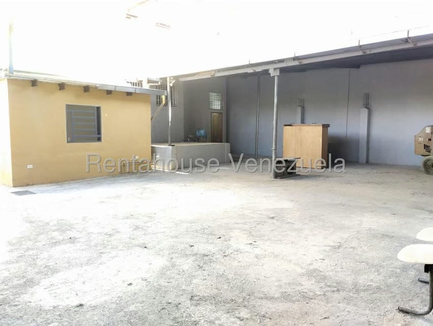 Comercial (Galpon - Deposito) en Alquiler en Centro, Lara - 6