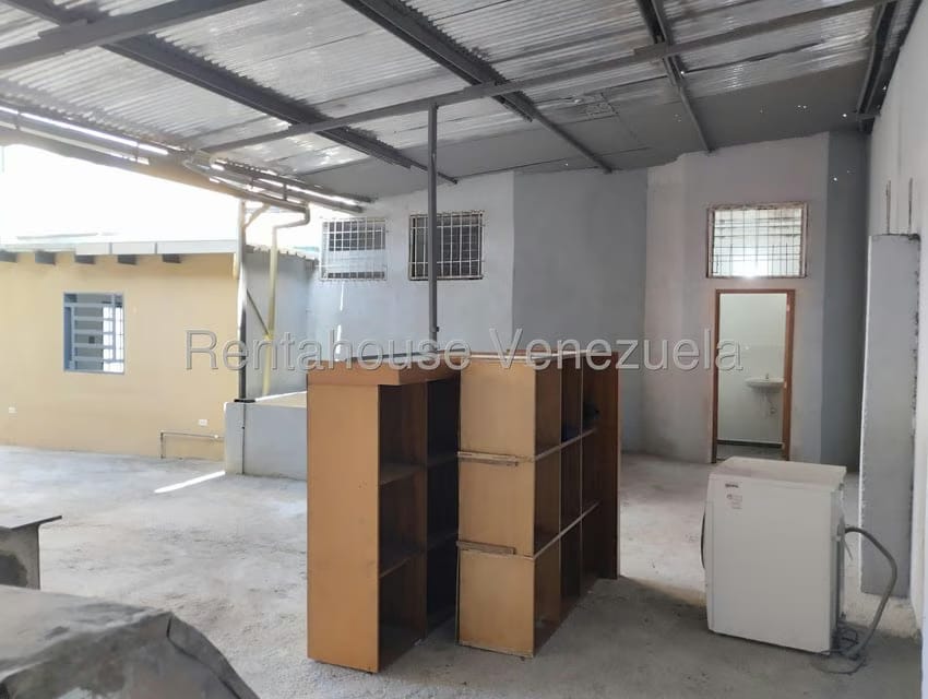 Comercial (Galpon - Deposito) en Alquiler en Centro, Lara - 8