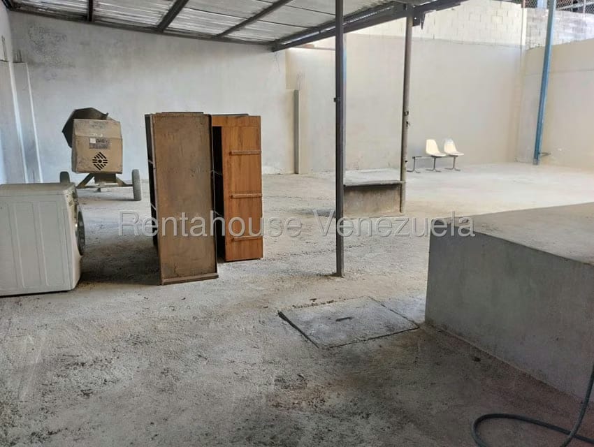 Comercial (Galpon - Deposito) en Alquiler en Centro, Lara - 10