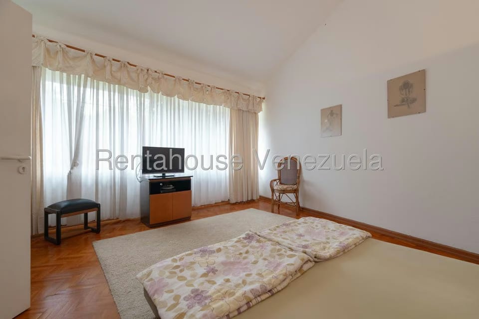 Casa (Multipes Niveles) en Venta en Oripoto, Distrito Metropolitano - 32