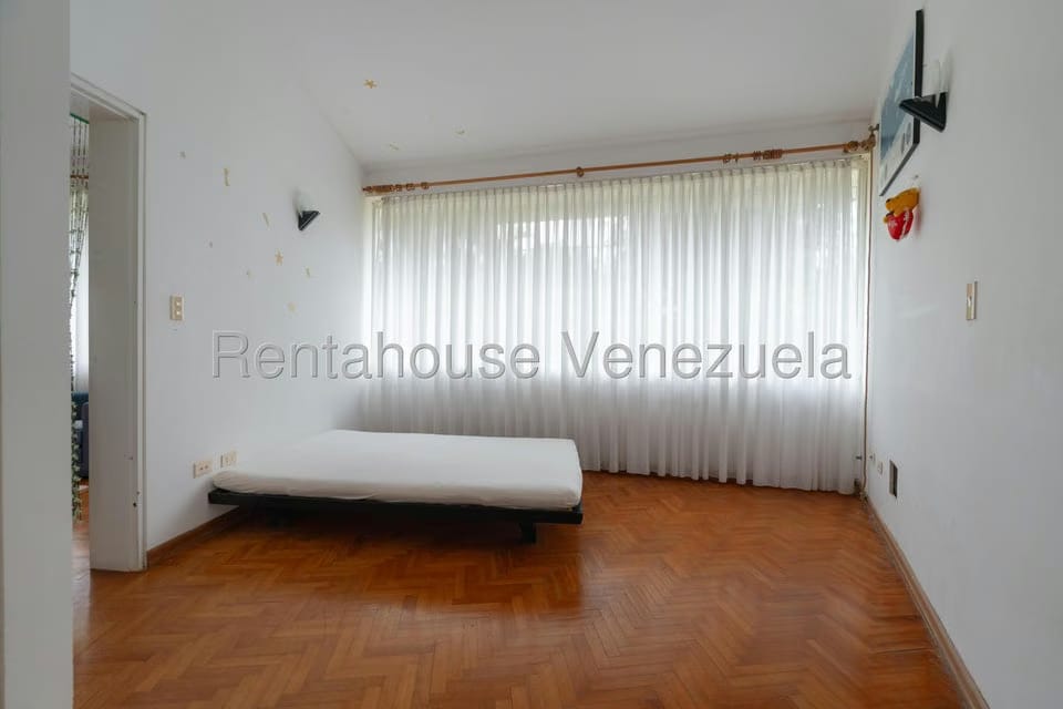 Casa (Multipes Niveles) en Venta en Oripoto, Distrito Metropolitano - 36