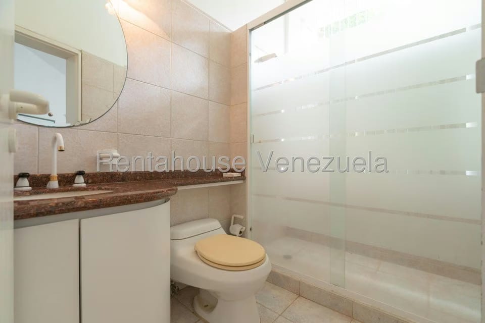 Casa (Multipes Niveles) en Venta en Oripoto, Distrito Metropolitano - 42