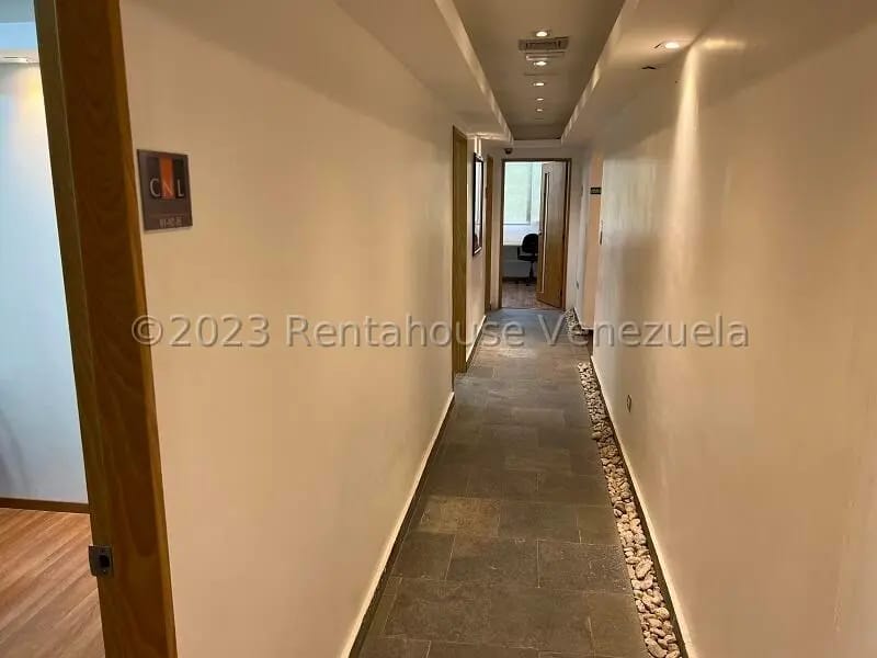 Comercial (Oficina) en Alquiler en Lomas de La Lagunita, Distrito Metropolitano - 5