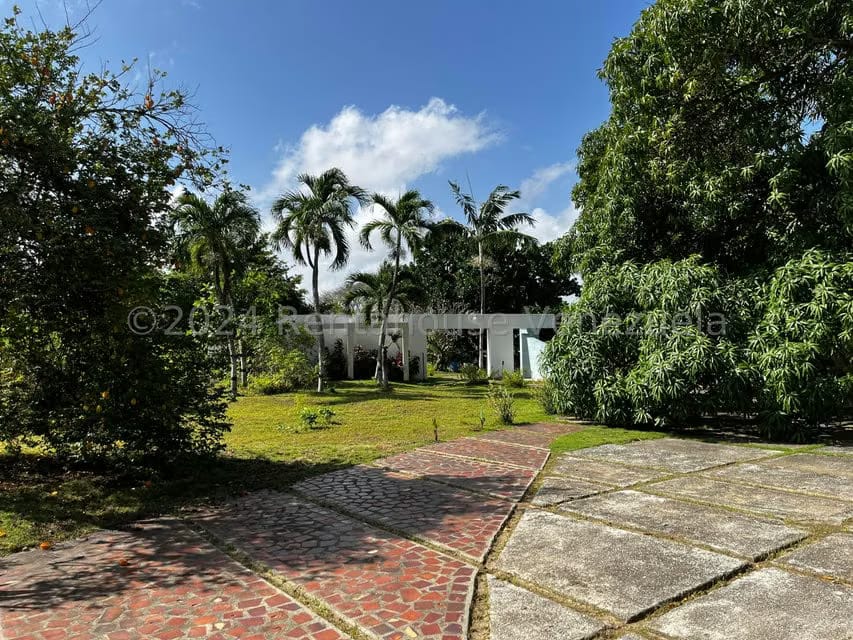 Casa (Casas de Playa) en Venta en Ciudad Balneario Higuerote, Miranda - 4