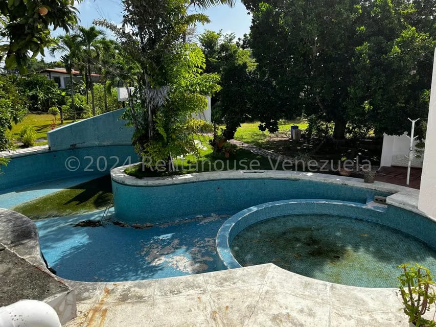Casa (Casas de Playa) en Venta en Ciudad Balneario Higuerote, Miranda - 42