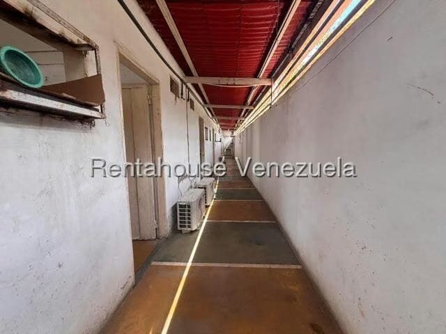 Comercial (Local Comercial) en Venta en Zona Oeste, Lara - 30