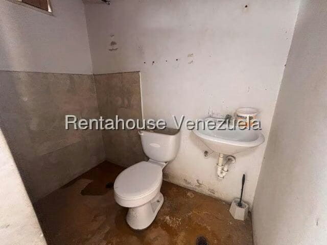 Comercial (Local Comercial) en Venta en Zona Oeste, Lara - 32