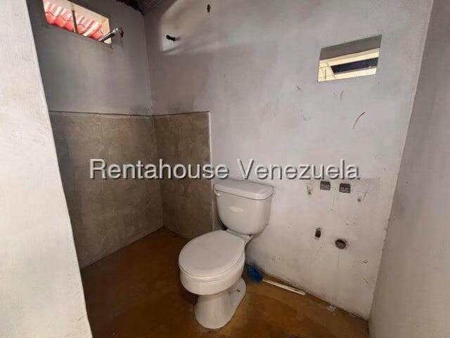 Comercial (Local Comercial) en Venta en Zona Oeste, Lara - 34