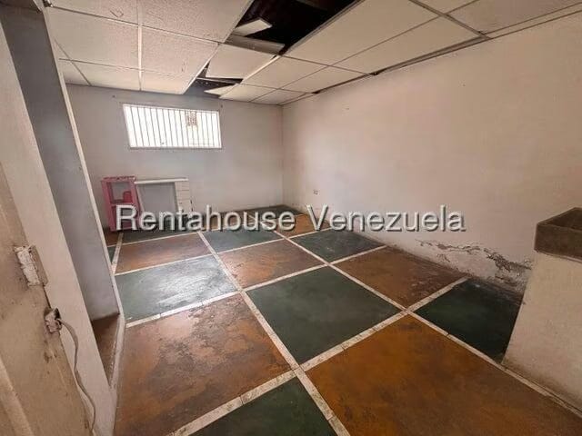 Comercial (Local Comercial) en Venta en Zona Oeste, Lara - 36
