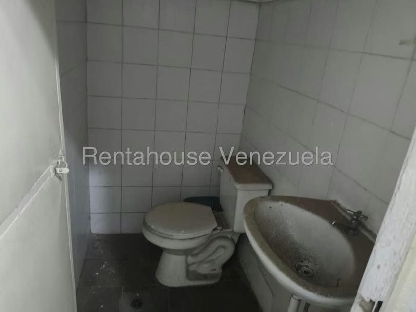 Comercial (Local Comercial) en Alquiler en La Yaguara, Distrito Metropolitano - 12