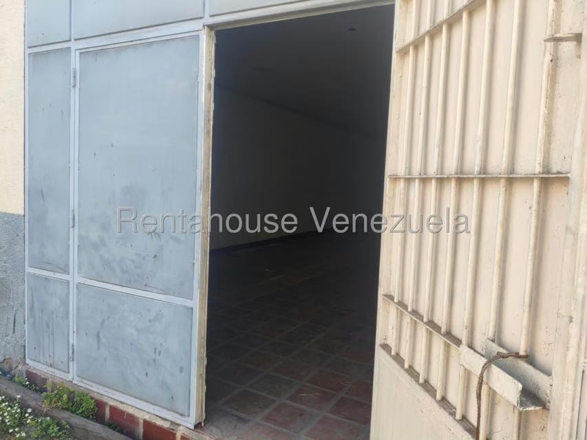 Comercial (Local Comercial) en Alquiler en La Yaguara, Distrito Metropolitano - 3