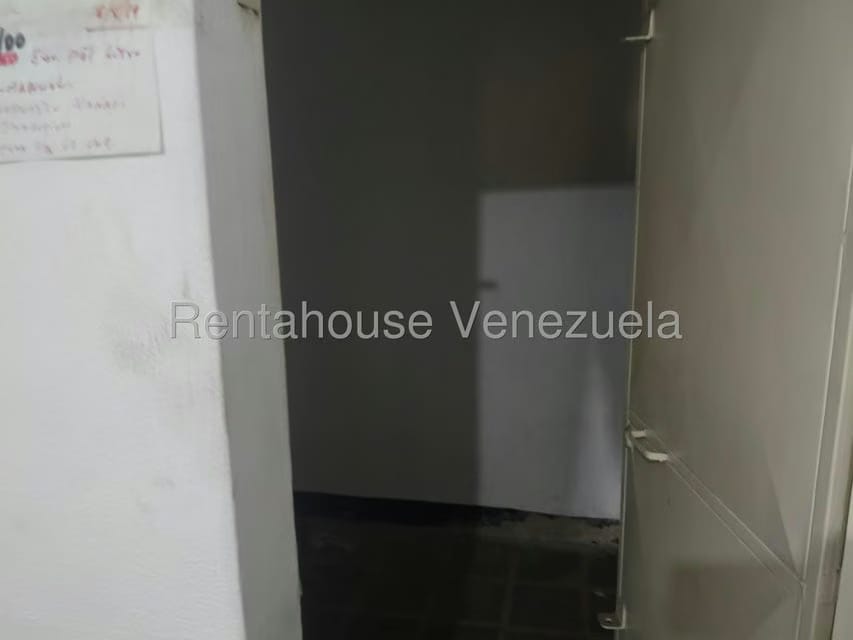 Comercial (Local Comercial) en Alquiler en La Yaguara, Distrito Metropolitano - 10