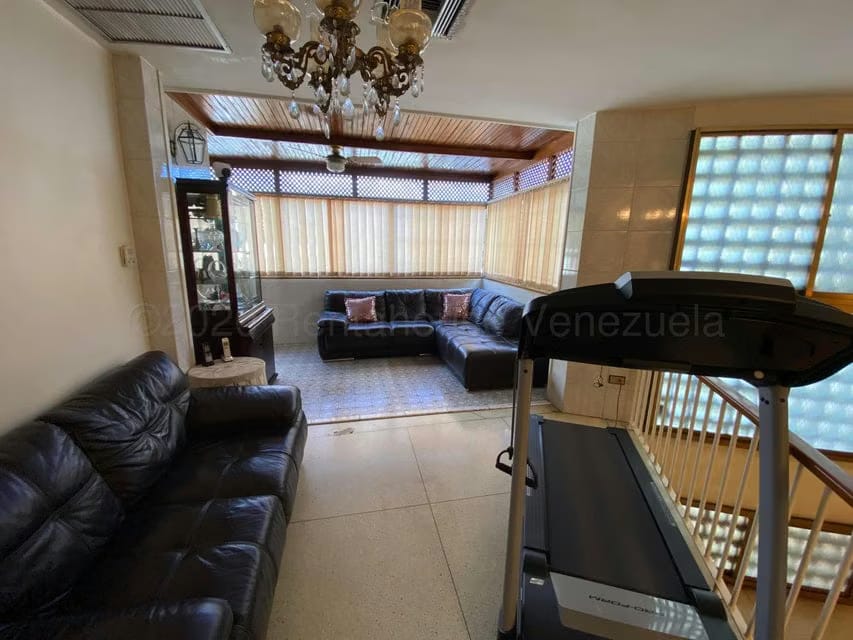 Casa (Multipes Niveles) en Venta en Colinas de Bello Monte, Distrito Metropolitano - 21