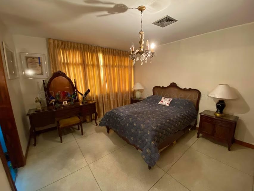 Casa (Multipes Niveles) en Venta en Colinas de Bello Monte, Distrito Metropolitano - 25