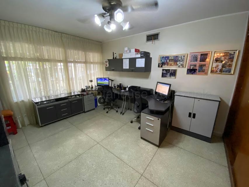 Casa (Multipes Niveles) en Venta en Colinas de Bello Monte, Distrito Metropolitano - 28